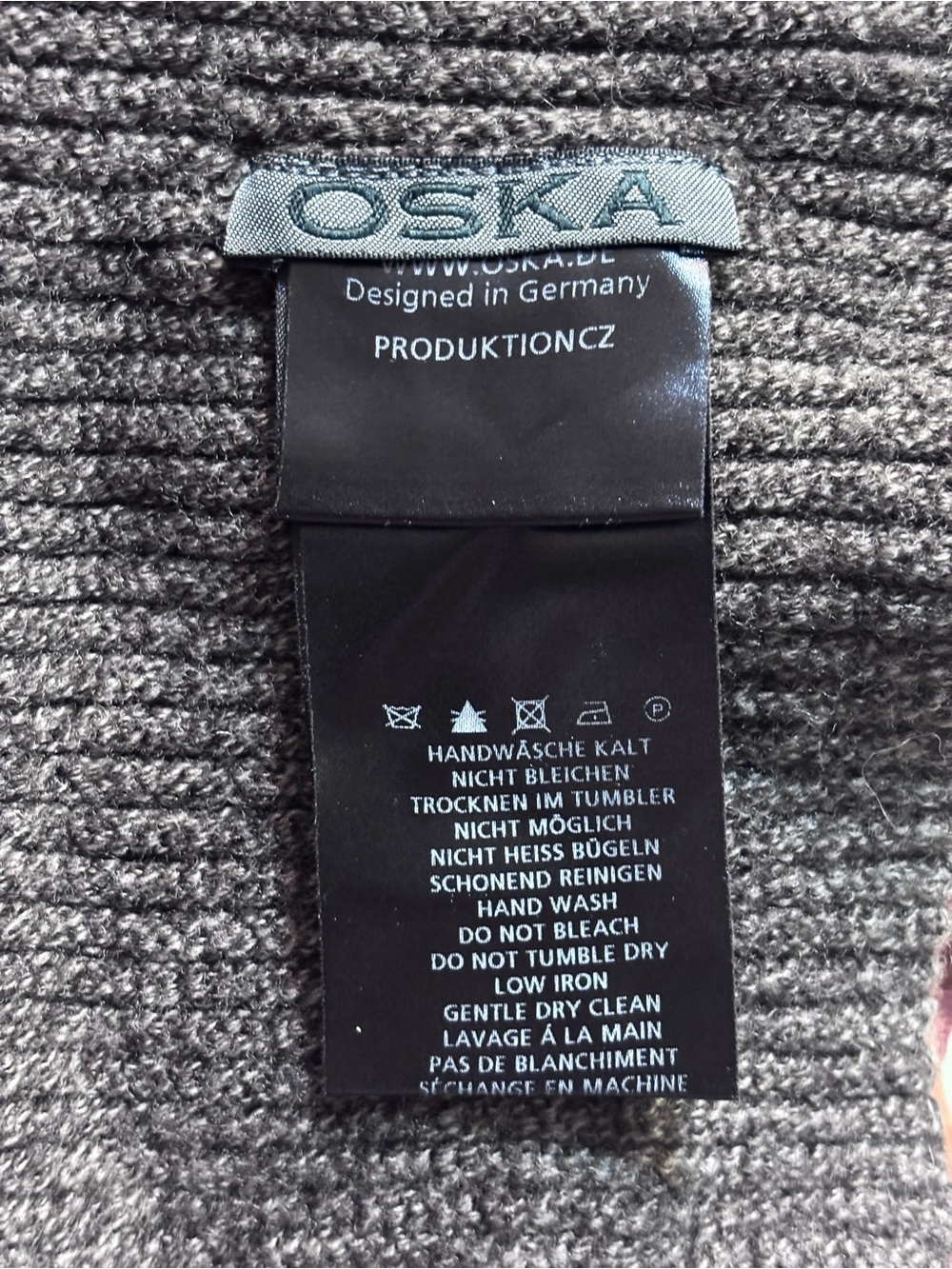 OSKA Ribbed Knit Colorblocked Long Wool Scarf - Picture 4 of 6